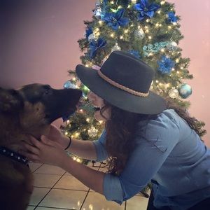 Meet your Posher, Lidia